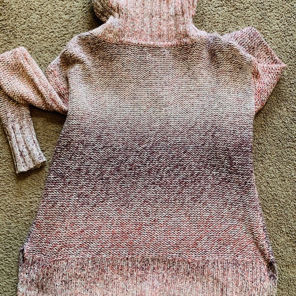 American Eagle Outfitters cowl neck long sleeve - Picture 9 of 11